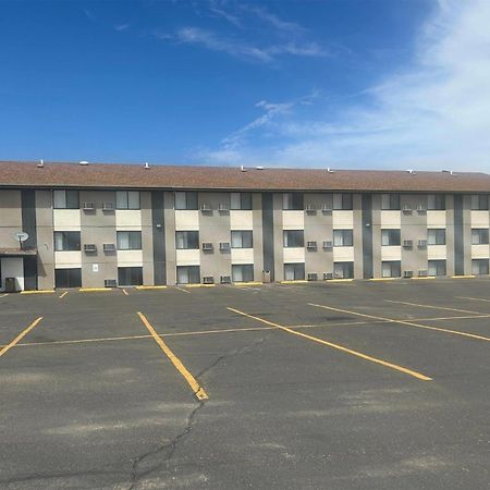 Super 8 By Wyndham Miles City Buitenkant foto