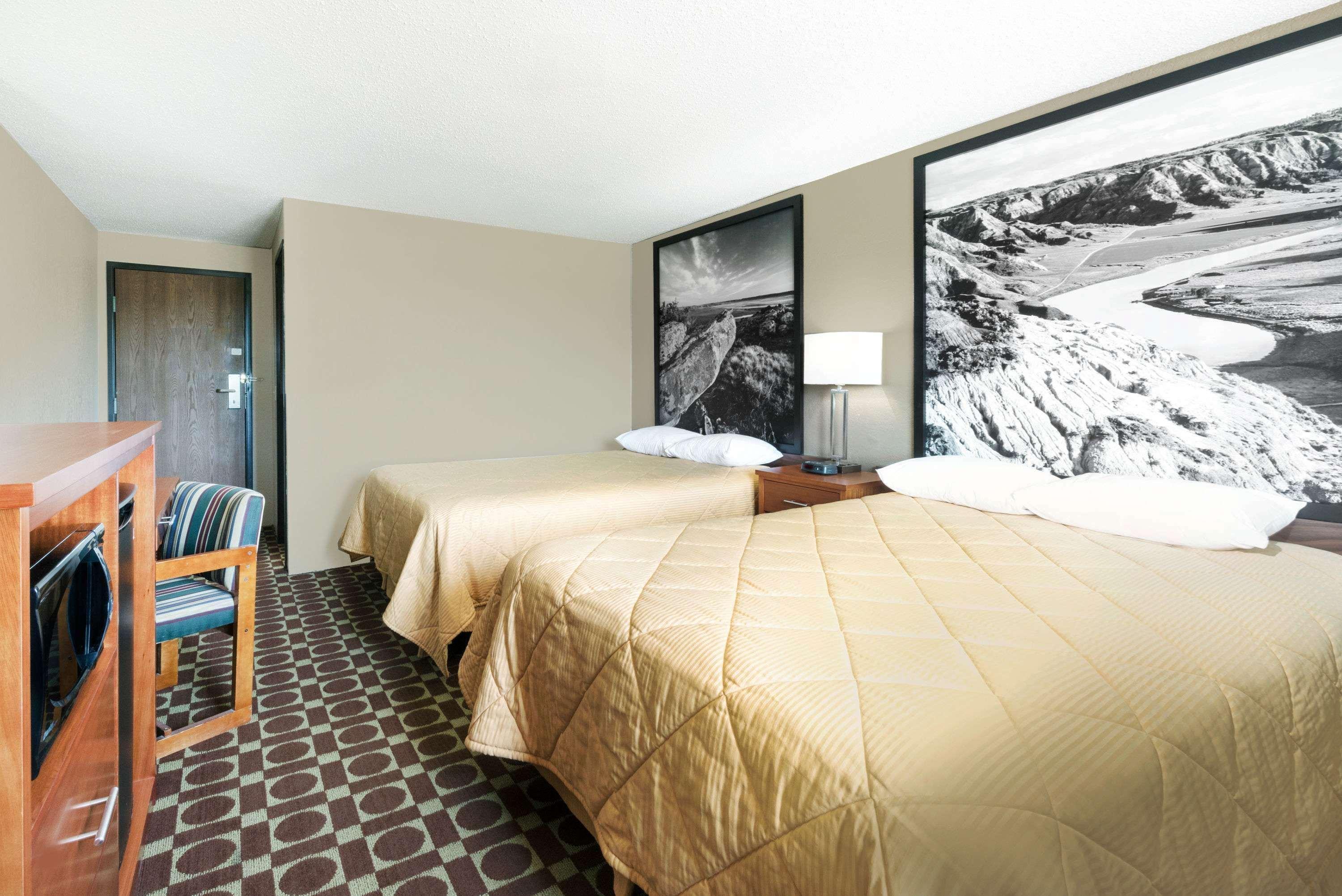 Super 8 By Wyndham Miles City Buitenkant foto
