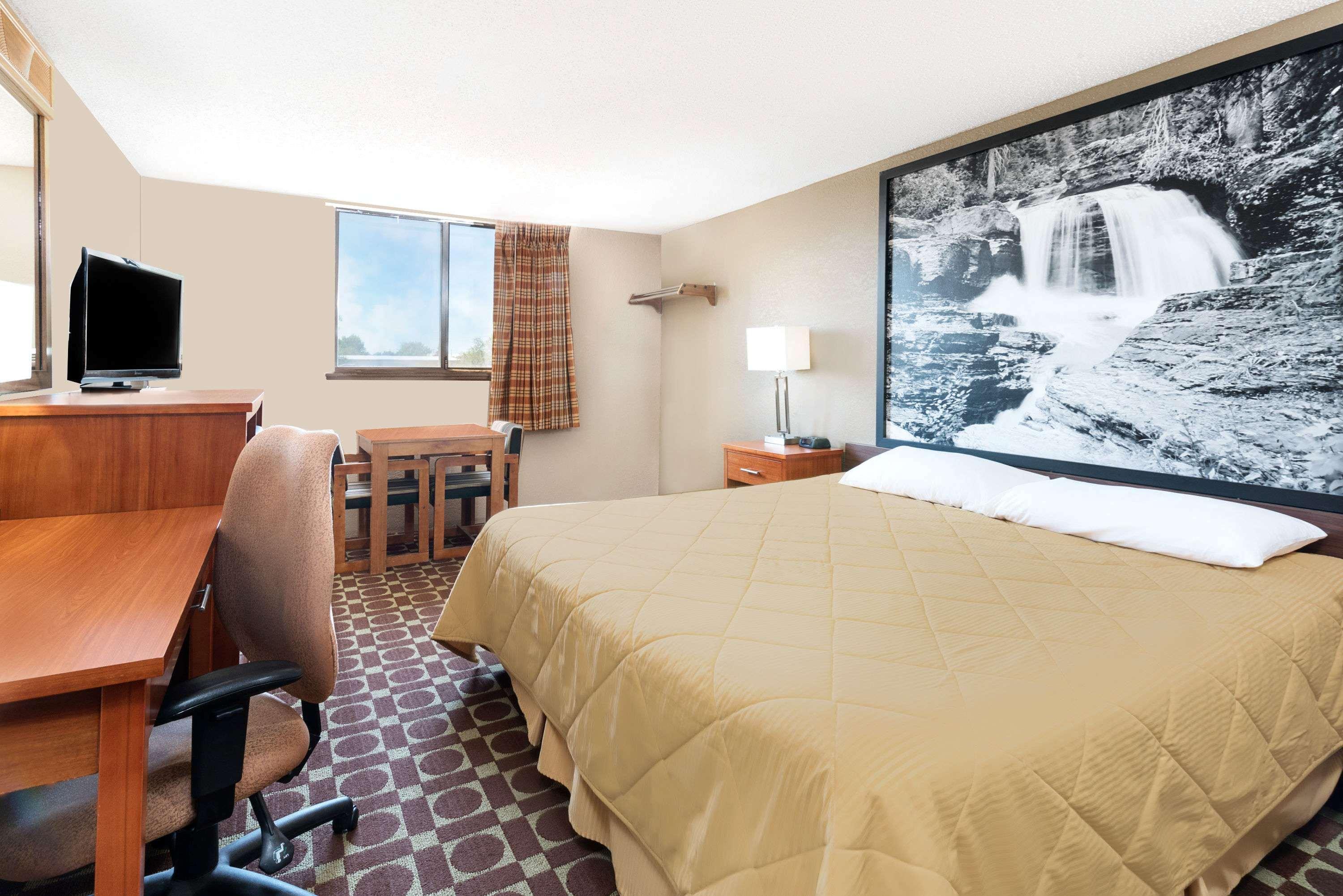 Super 8 By Wyndham Miles City Buitenkant foto
