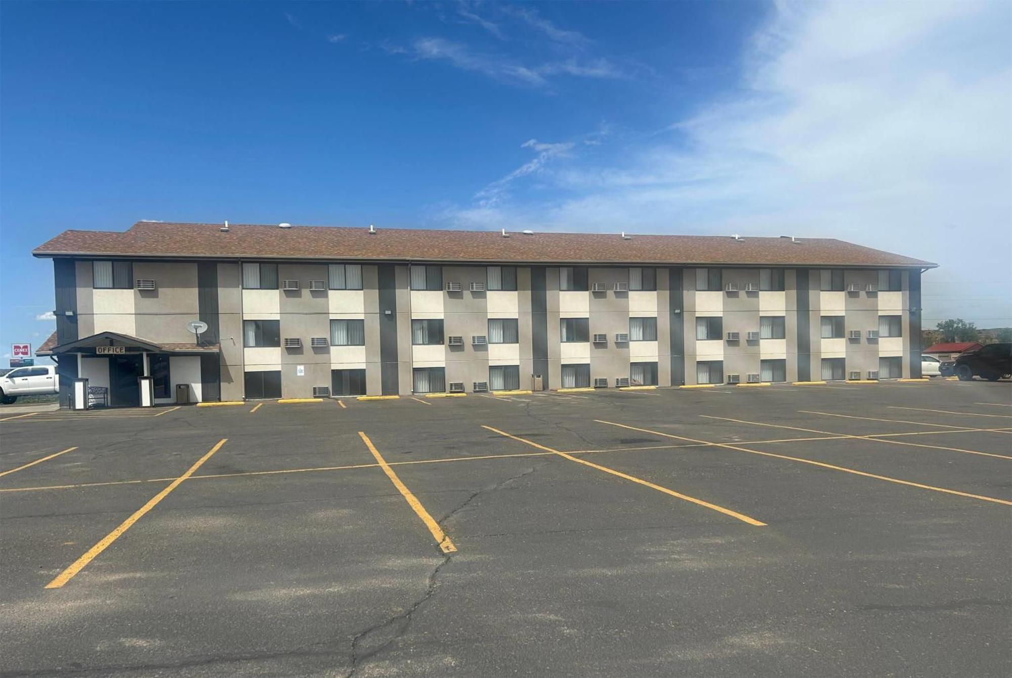 Super 8 By Wyndham Miles City Buitenkant foto