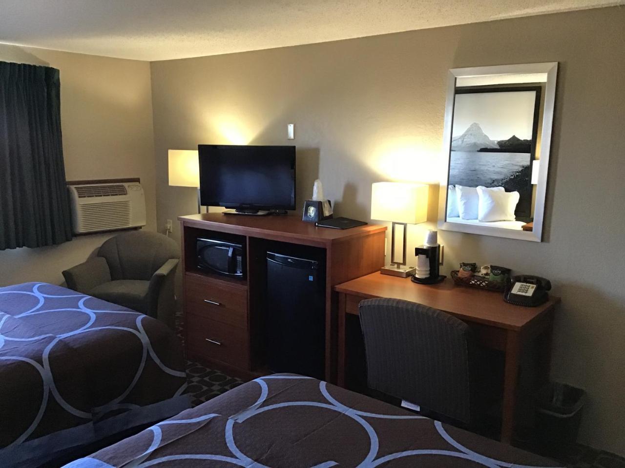 Super 8 By Wyndham Miles City Buitenkant foto