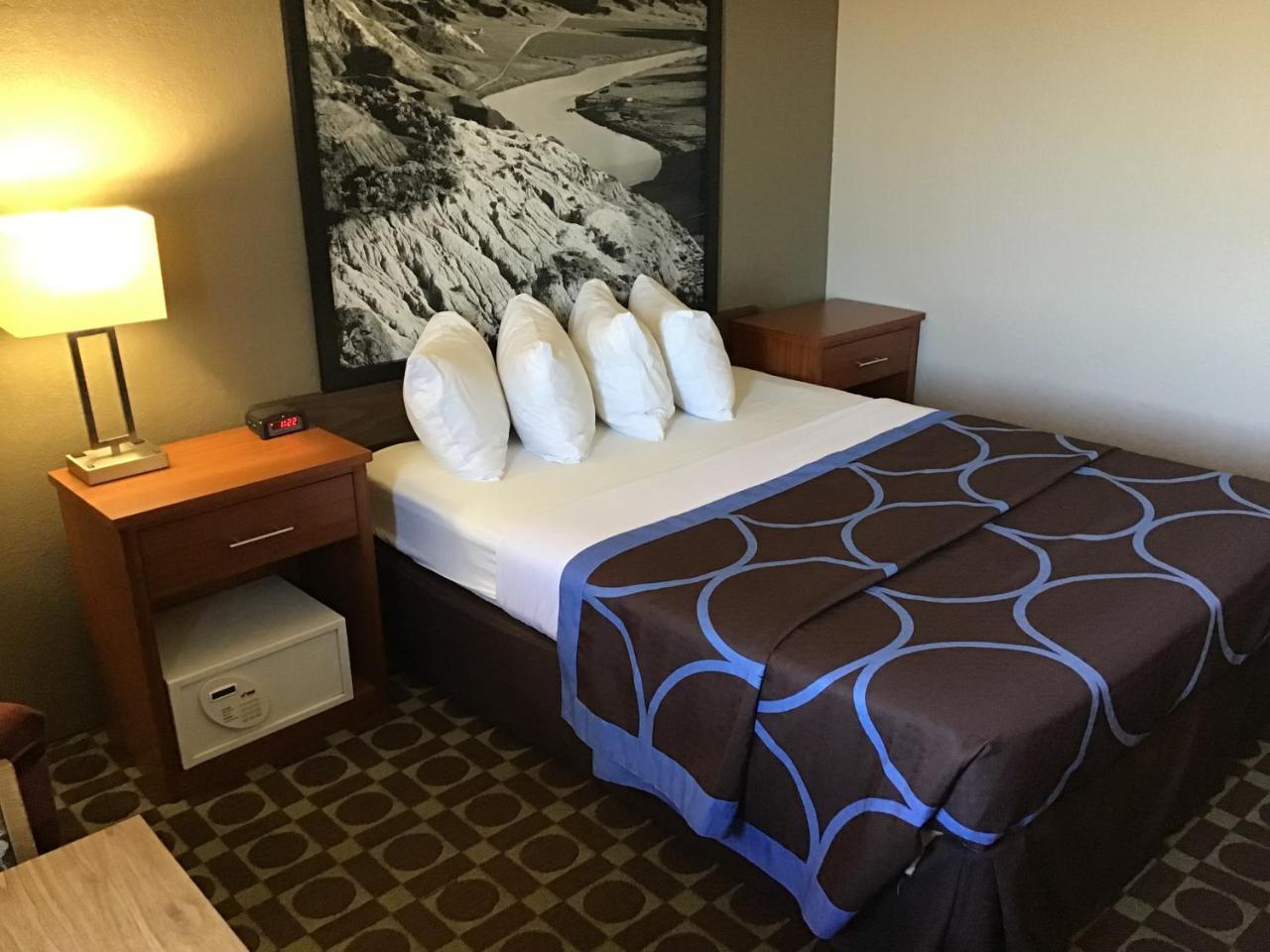 Super 8 By Wyndham Miles City Buitenkant foto