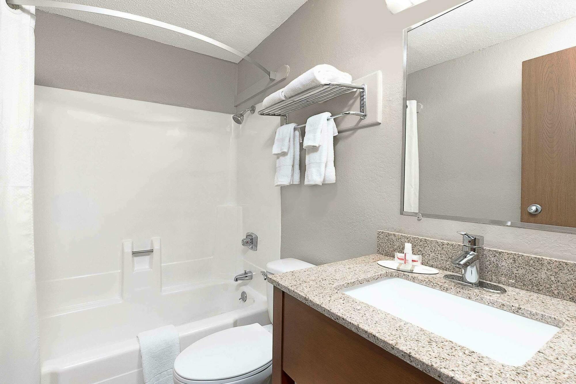 Super 8 By Wyndham Miles City Buitenkant foto